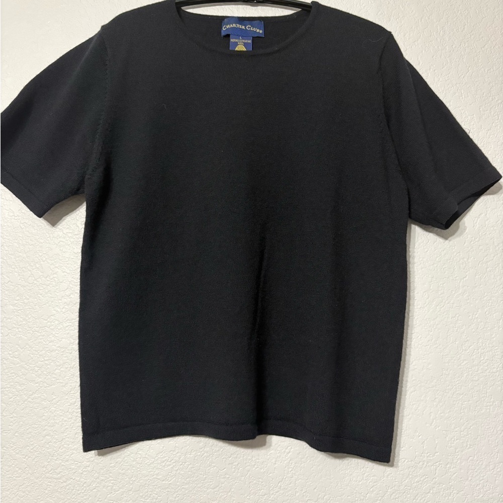 Vintage Charter Club Woman’s‎ Extra Fine Merino Wool Short Sleeve Base Layer.